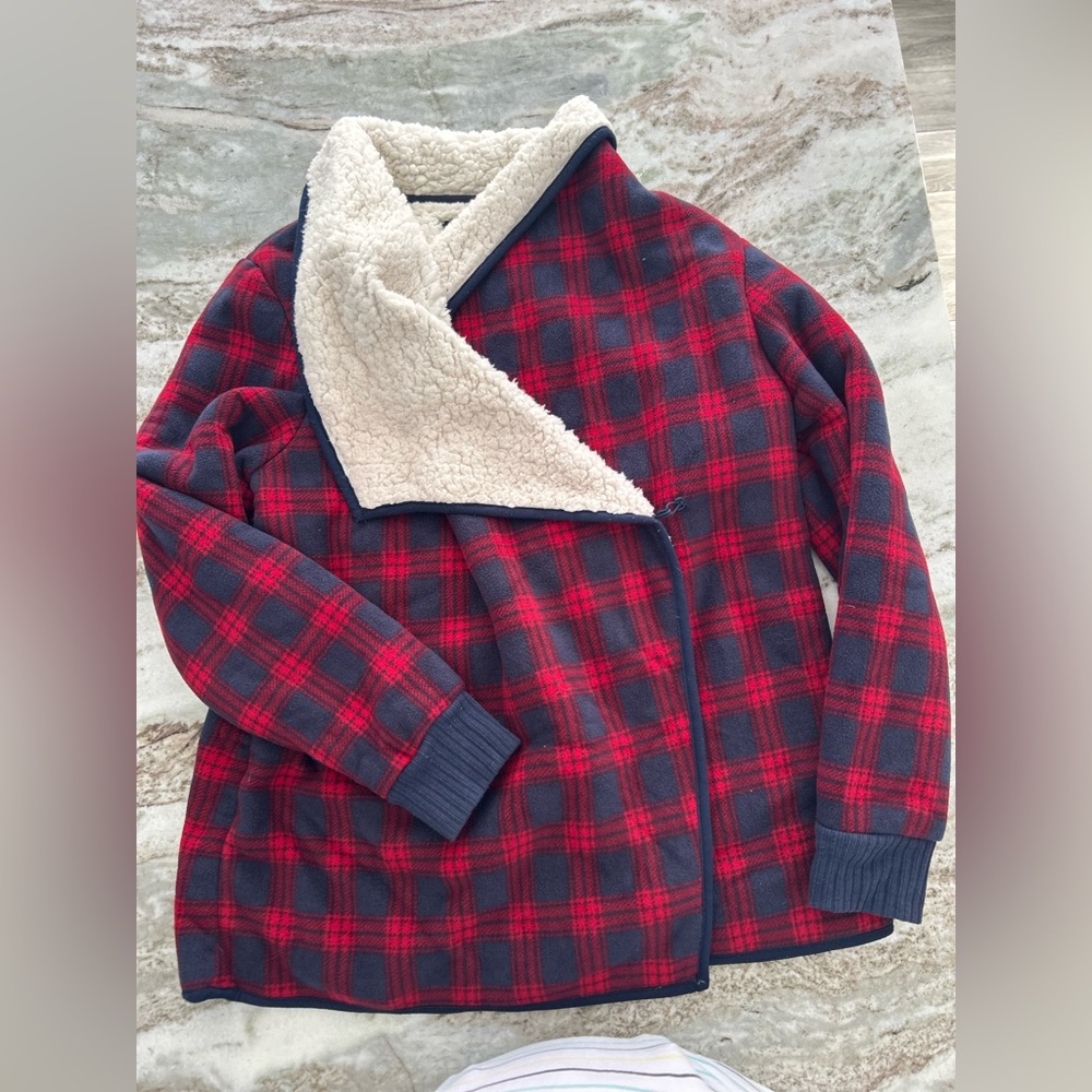 Women’s L fleece/sherpa jacket/wrap